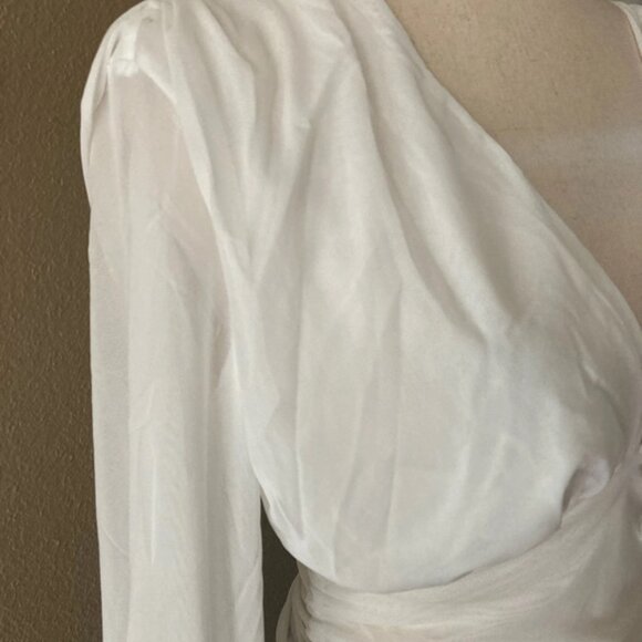 Mesh plunging neckline top - Picture 2 of 4